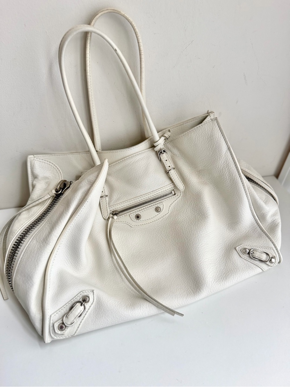 Balenciaga White Pebbled Leather Tote Bag - Picture 8 of 16